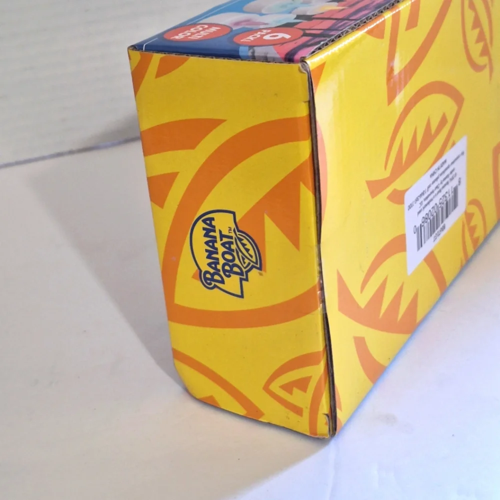 Banana Boat 6 Pack Floating LED Flickering Tea Light Candles Multicolor NIB